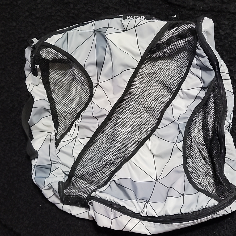 Square mesh bag